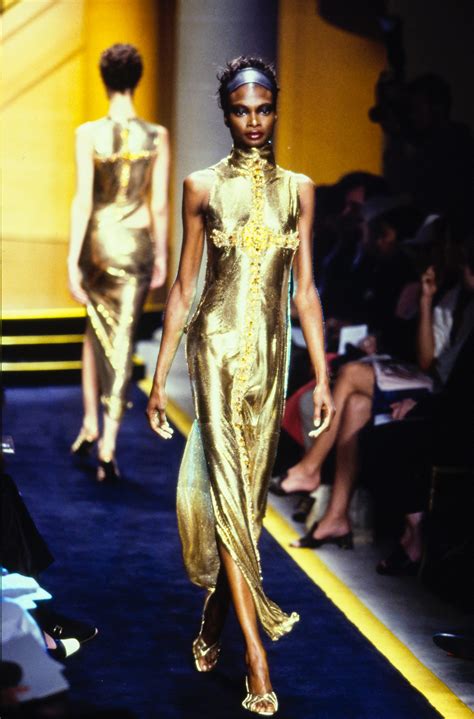 gold chainmail dress 1997 versace|Atelier Versace Fall 1997 Couture Collection.